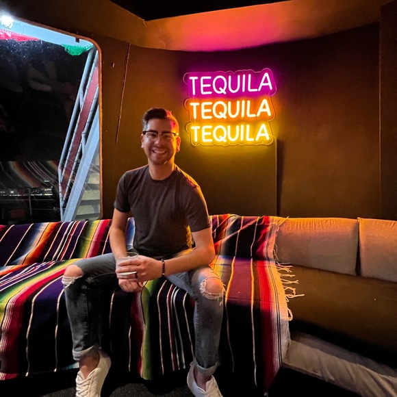 Meet your Posher, Brian - Picture 11 of 11